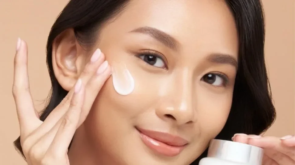 "Bí Quyết Vàng": Tại Sao Nên Chọn Kem Dưỡng Có SPF Vào Ban Ngày?