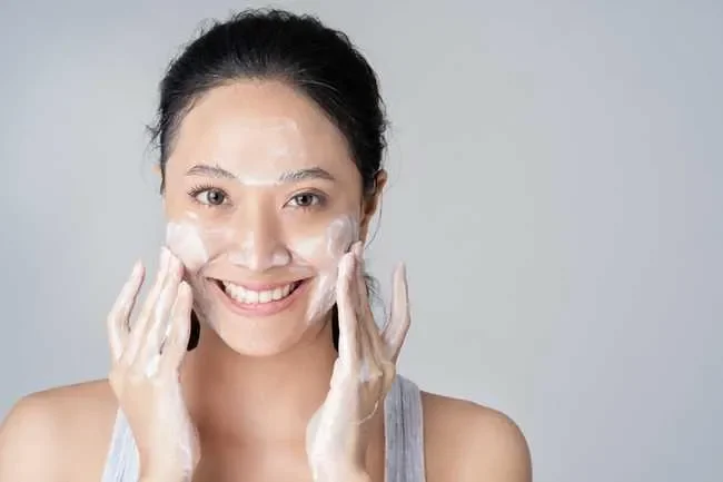 "Điểm Danh" Những Lý Do "Thuyết Phục" Sữa Rửa Mặt Là Bước Không Thể Thiếu